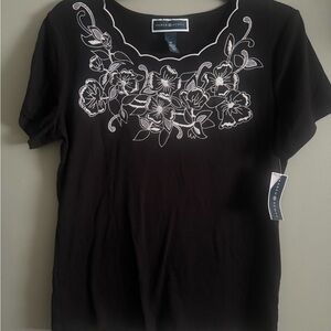 Karen Scott Medium Black Floral Embroidered scalloped collar short sleeve NWT